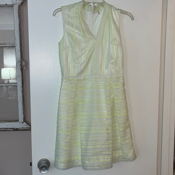 T Tahari dress bright lime green and white sz 4 - Picture 1 of 6
